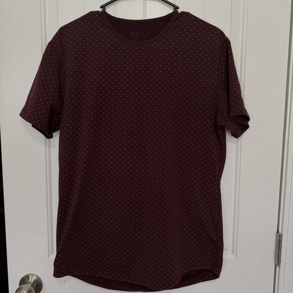 BYLT Drop Cut Lux Short Sleeve Shirt Men’s Medium Maroon Polka Dot Perfomance - Picture 2 of 8